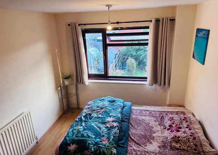 Budget Rooms - Near City Center