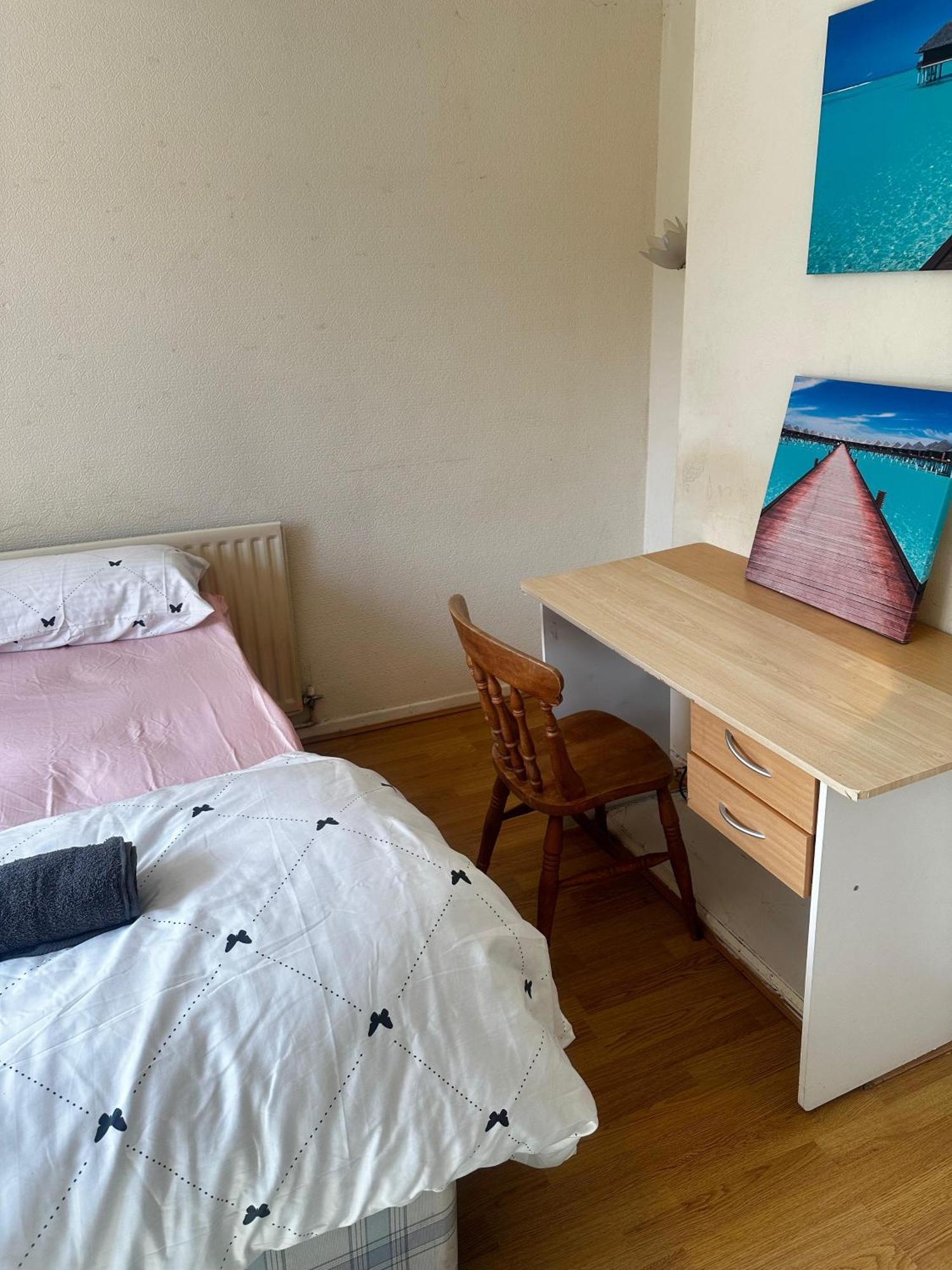 Budget - Near City Center Guest house