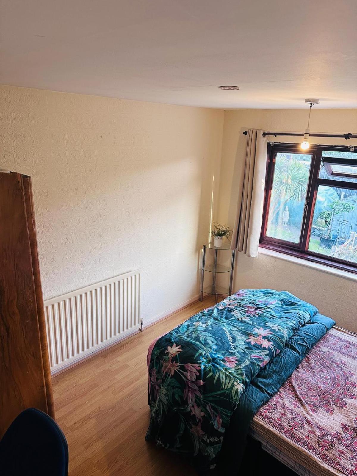 Budget - Near City Center Guest house